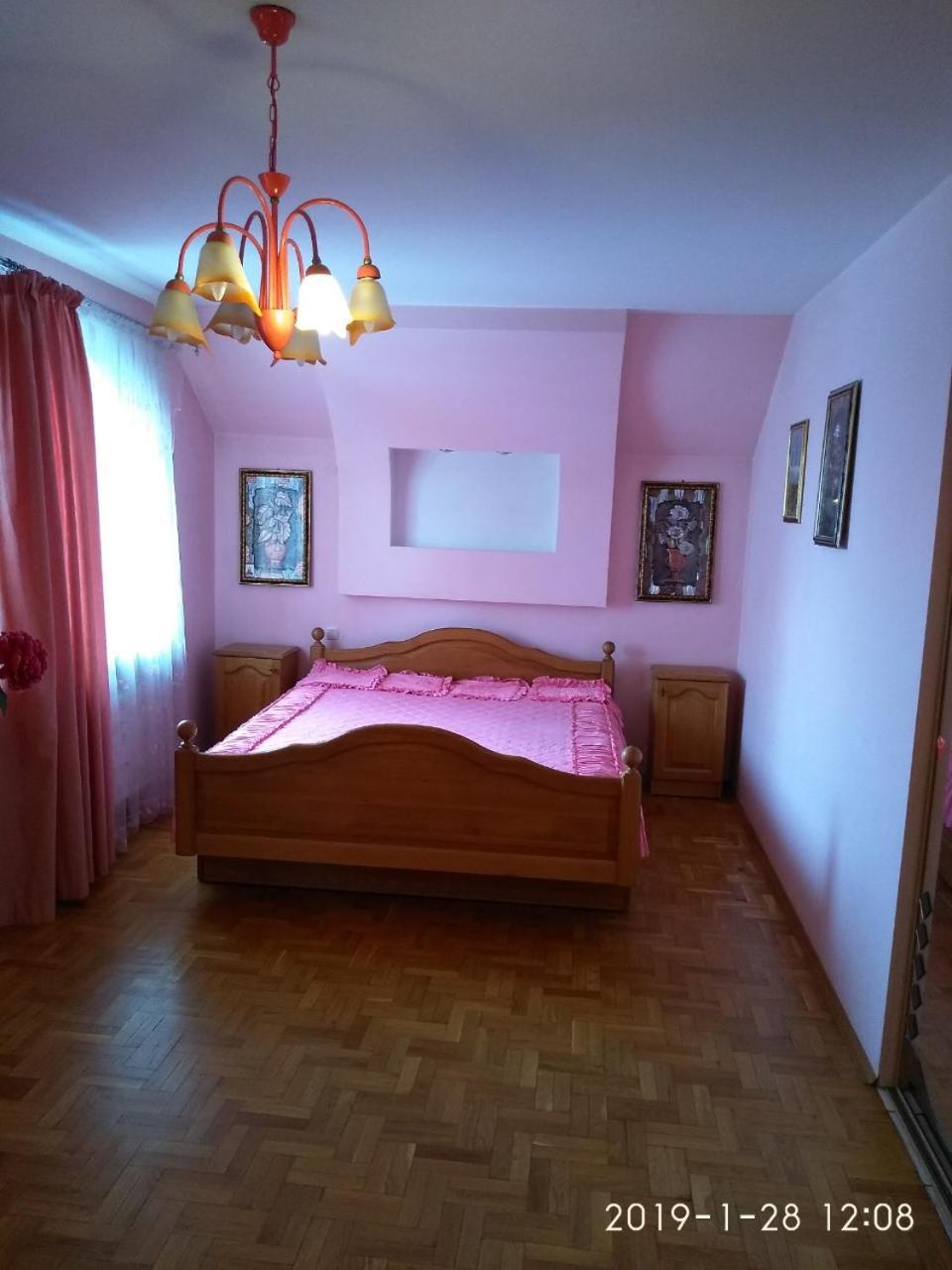 Будинок В Центрі Lutsk Ngoại thất bức ảnh